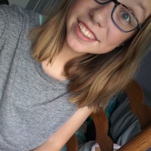 Meet your Posher, Alexis